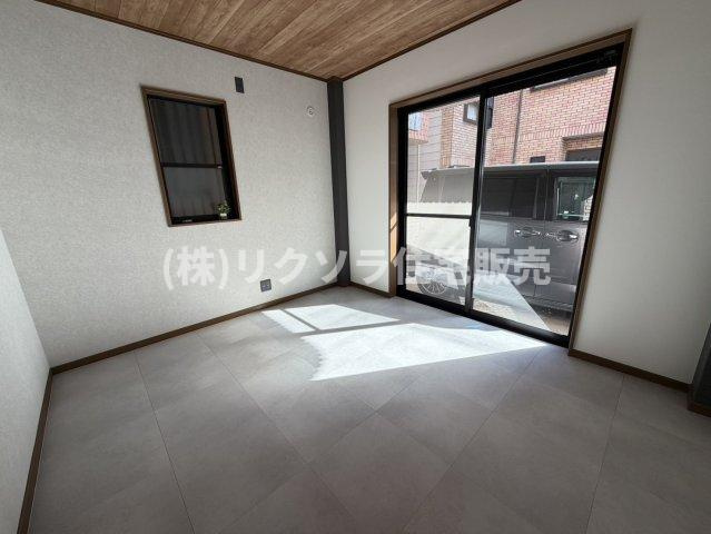 寿町　中古一戸建ての洋室|洋室5.2帖
■物件内覧・資金計画相談・住宅ローン相談、リフォーム相談、お問合せ受付中■
※当日・翌日のご内覧、ご相談はお電話でのお問合せがスムーズです！