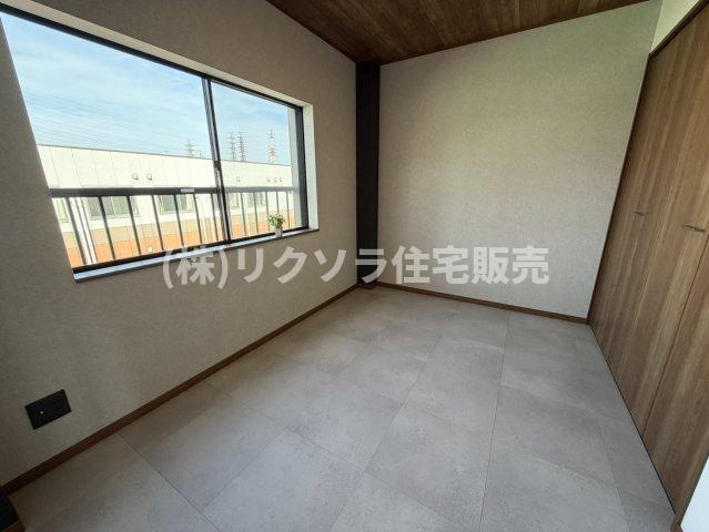 寿町　中古一戸建ての子供部屋|洋室4.3帖
■物件内覧・資金計画相談・住宅ローン相談、リフォーム相談、お問合せ受付中■
※当日・翌日のご内覧、ご相談はお電話でのお問合せがスムーズです！