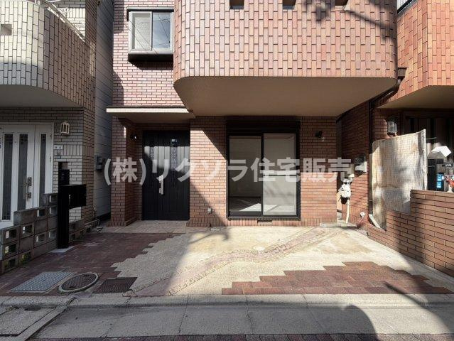 寿町　中古一戸建ての駐車場|カースペース
■物件内覧・資金計画相談・住宅ローン相談、リフォーム相談、お問合せ受付中■
※当日・翌日のご内覧、ご相談はお電話でのお問合せがスムーズです！