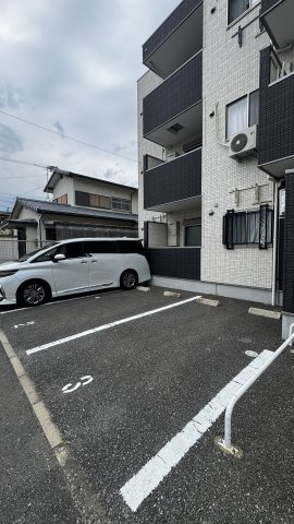 カトレア姪浜Ⅱの駐車場