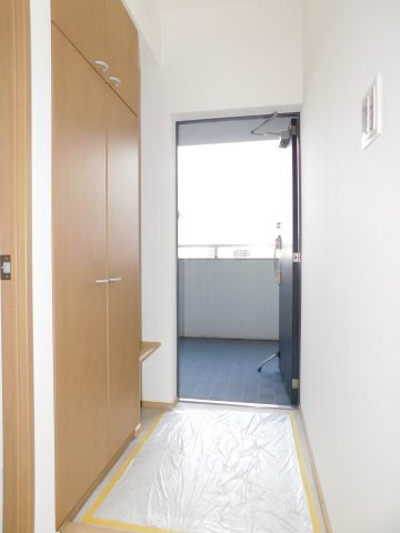 名古屋市南区豊田３丁目の中古マンションの玄関|◇玄関◇　　収納完備で玄関がスッキリと片付きます♪