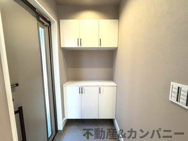 平井町新築戸建　松山市平井町の新築建売住宅のその他|玄関収納付きです