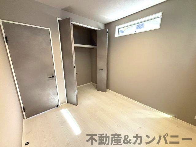 平井町新築戸建　松山市平井町の新築建売住宅の洋室|広々とした洋室です