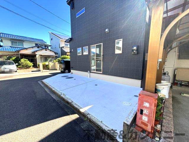 平井町新築戸建　松山市平井町の新築建売住宅の駐車場|車をお持ちの方に嬉しい駐車場付きの物件です