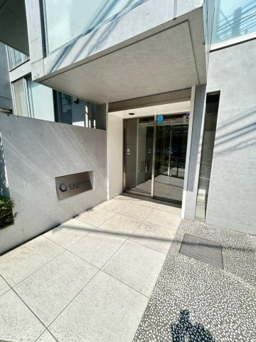 カスタリア渋谷櫻丘のエントランス
