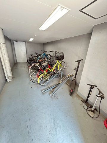 カスタリア渋谷櫻丘の駐車場