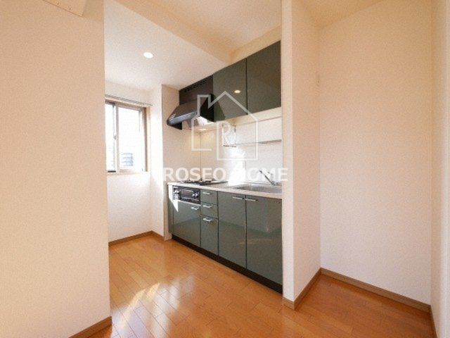 シェーンブルンのキッチン|同マンション別部屋：参考写真