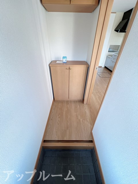 春日井市神領町１丁目のアパートの玄関