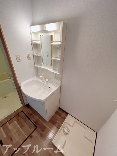 春日井市神領町１丁目のアパートの洗面所