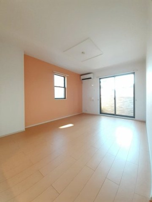 【居間・リビング】 | エムティーハイツⅡ | 使いやすいリビングです