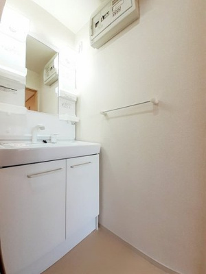 【洗面所】 | アオバヒルズタウンＤ | 忙しい朝には欠かせない洗面所です