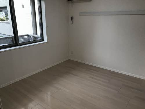 メゾン神明町の洋室