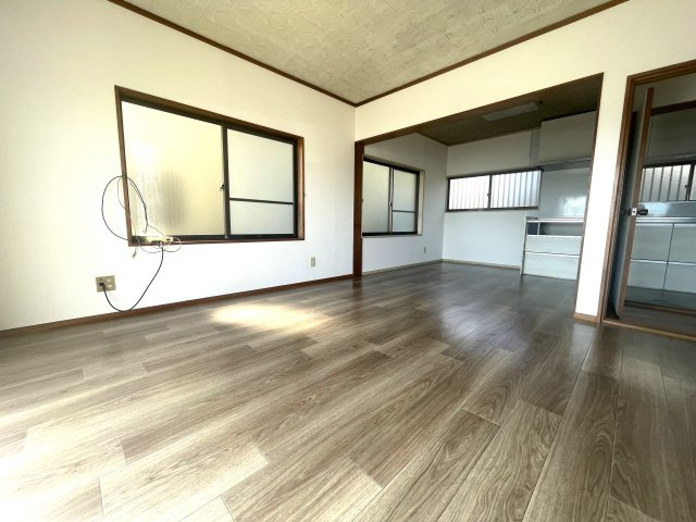 白幡戸建の居間・リビング