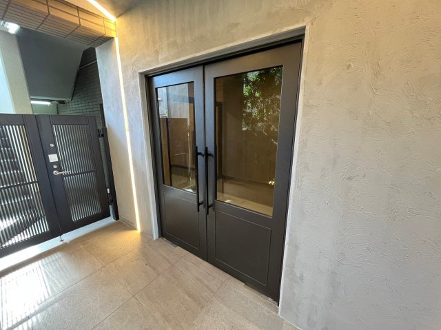 ＫＥＮＺＯ　ＨＡＵＳ　ｔｏｓｈｉｍａ　ｐａｒｋのエントランス