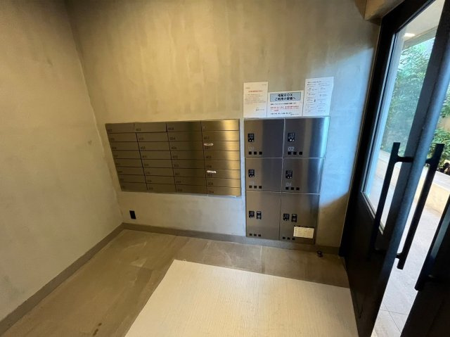 ＫＥＮＺＯ　ＨＡＵＳ　ｔｏｓｈｉｍａ　ｐａｒｋの玄関