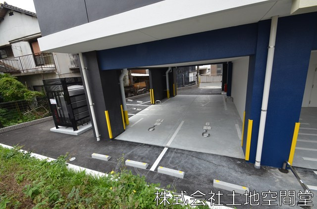コンダクトレジデンスSANGAMORIの駐車場