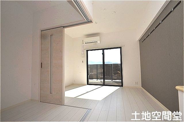 コンダクトレジデンスSANGAMORIの居間・リビング