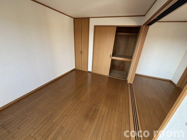 ラシュールの洋室