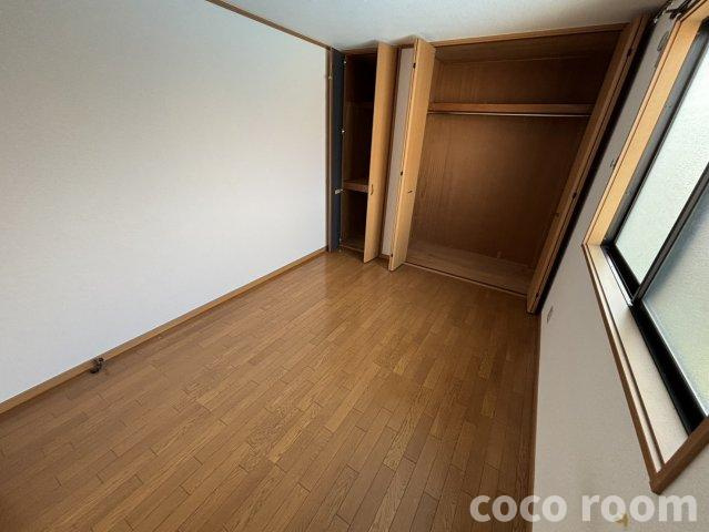 ラシュールの洋室