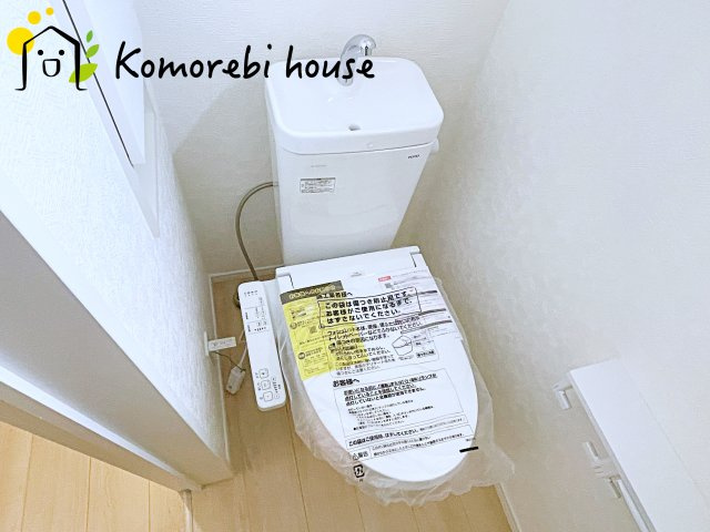 北本市下石戸　第3　新築一戸建て　クレイドルガーデン　01のトイレ|落ち着いた色調のトイレです