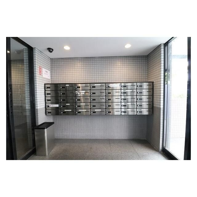 原宿東急アパートメントのロビー|オートロック　メールボックス