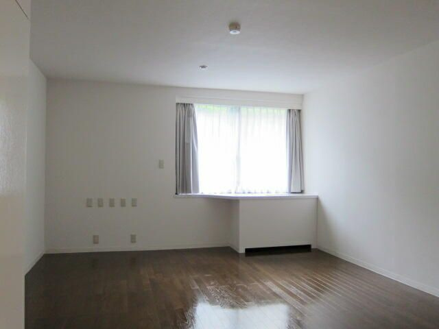 原宿東急アパートメントの居間・リビング|※全て別号室のお写真。内装等参考にしてください。