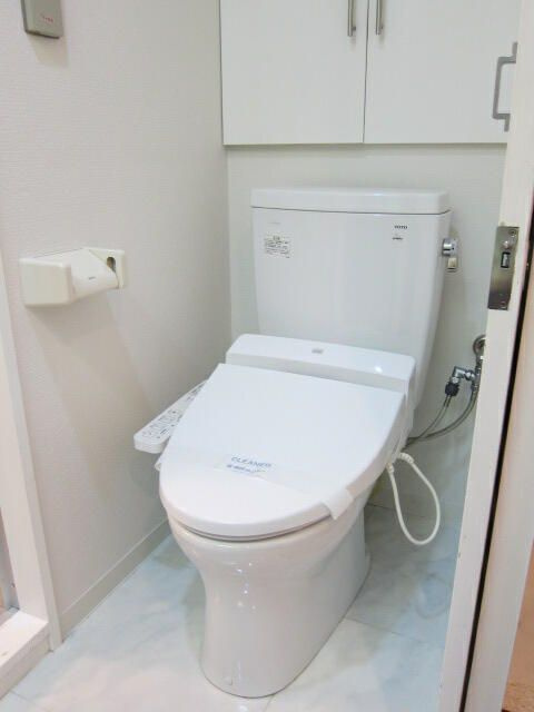 原宿東急アパートメントのトイレ|温水洗浄便座