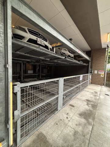 グランフォーレプライム高宮の駐車場