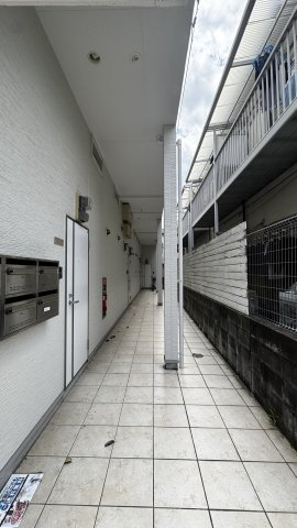 グランディール箱崎のロビー