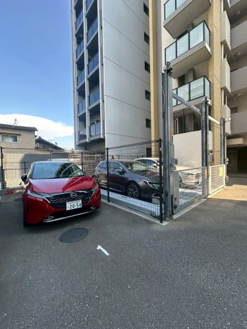 グランフォーレラグゼ箱崎の駐車場