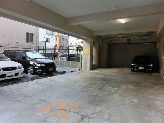 REGINAの駐車場