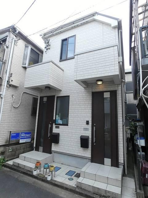 クラリス北沢のエントランス| 
