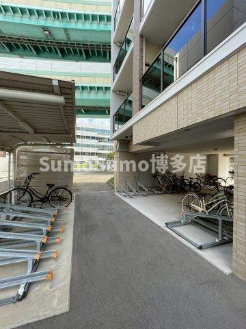 グランフォーレ博多駅プレミアの駐車場