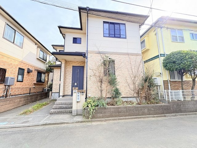 【外観】 | 新座市片山1丁目　中古一戸建住宅　(保谷店) | 内装リフォーム内容：クロス張替え、フロアタイル重ね張り、キッチン・ユニットバス・洗面台・トイレ・照明・インターホン・建具・玄関鍵交換、白蟻防除工事、ハウスクリーニング)