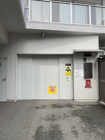 グランアルト天神タワーの駐車場