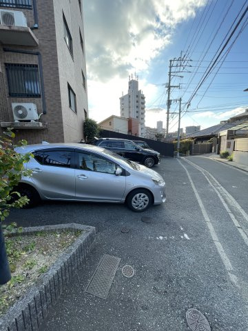 グランドシャルマン桜坂の駐車場