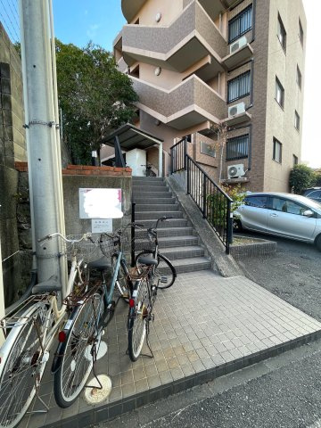 グランドシャルマン桜坂のエントランス