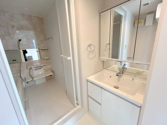 アイリス荻窪の洗面所