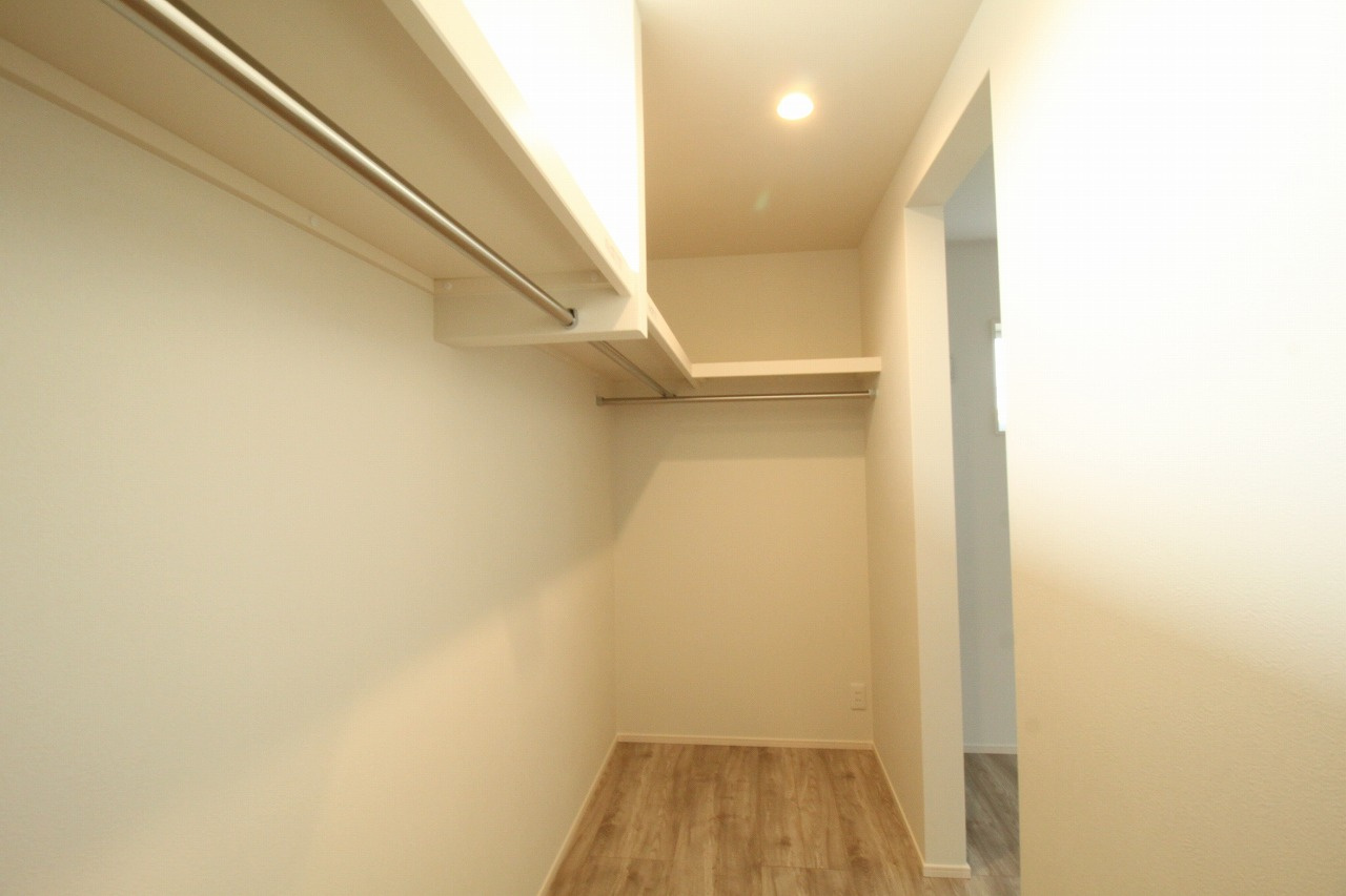 香美市土佐山田町東本町2丁目　新築戸建　1号棟　（全2区画）の収納|2Ｆ　東の部屋　8.0帖