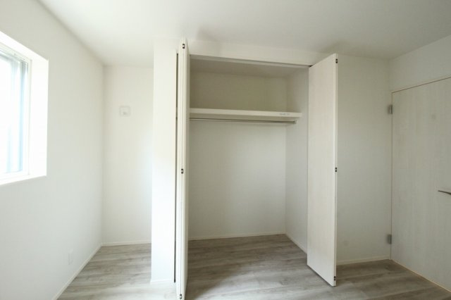 香美市土佐山田町東本町2丁目　新築戸建　1号棟　（全2区画）の収納|2Ｆ　南の部屋　6.5帖
