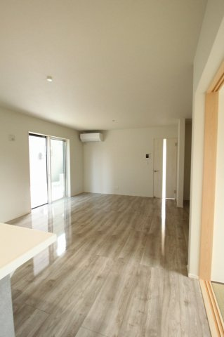 香美市土佐山田町東本町2丁目　新築戸建　1号棟　（全2区画）の居間・リビング|ＬＤＫ　18.0帖