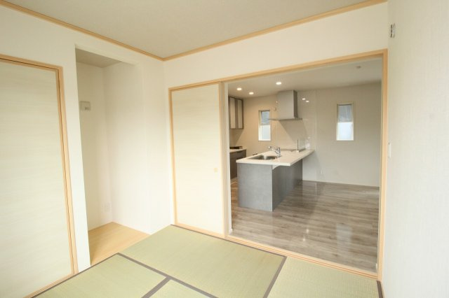 香美市土佐山田町東本町2丁目　新築戸建　1号棟　（全2区画）の和室|1Ｆ　5.0帖
