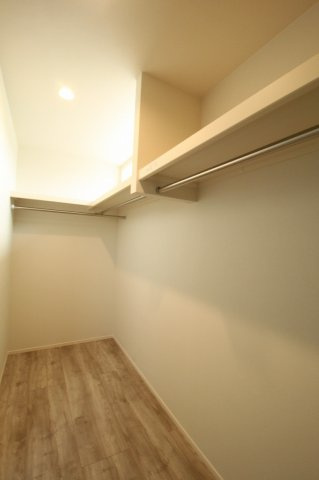 香美市土佐山田町東本町2丁目　新築戸建　1号棟　（全2区画）の収納|2Ｆ　東の部屋　8.0帖