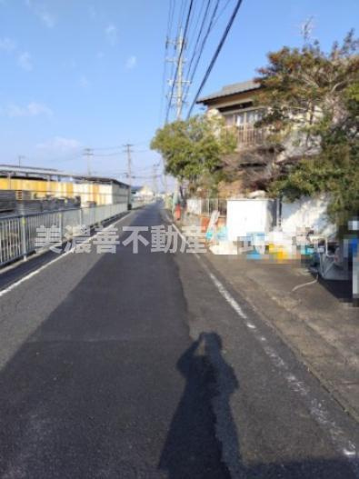 ６６４３５　瑞穂市牛牧土地の前面道路含む現地写真