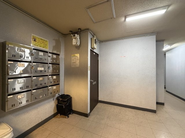 ウエストハイム墨江のエントランス