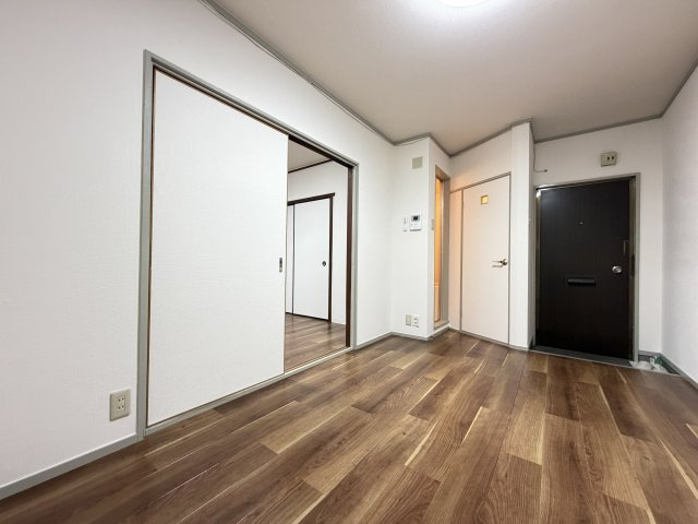 ウエストハイム墨江の洋室