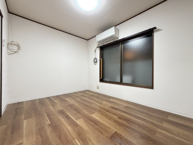 ウエストハイム墨江の洋室