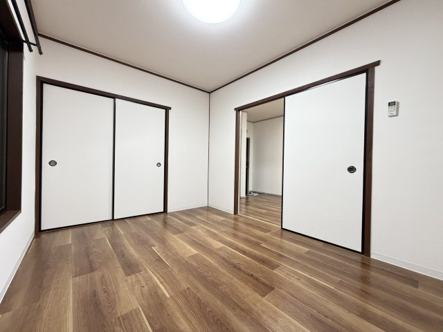 ウエストハイム墨江の洋室