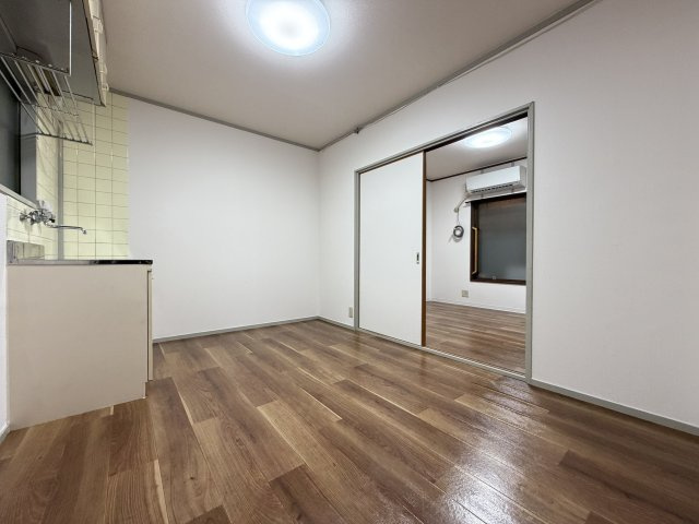 ウエストハイム墨江の居間・リビング