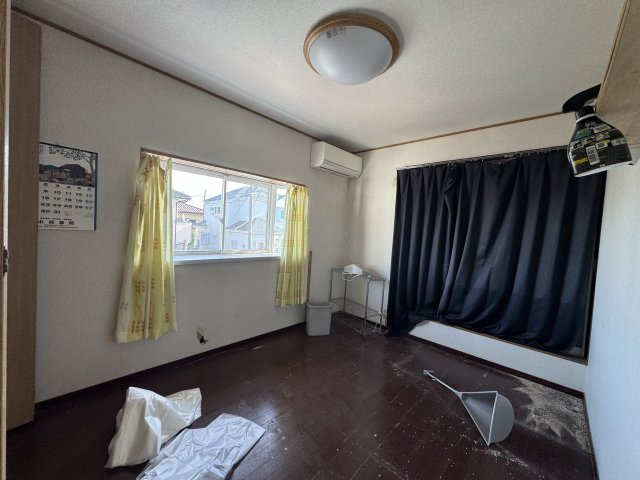 -三丁目不動産-　寄居町用土　平成2年築の洋室